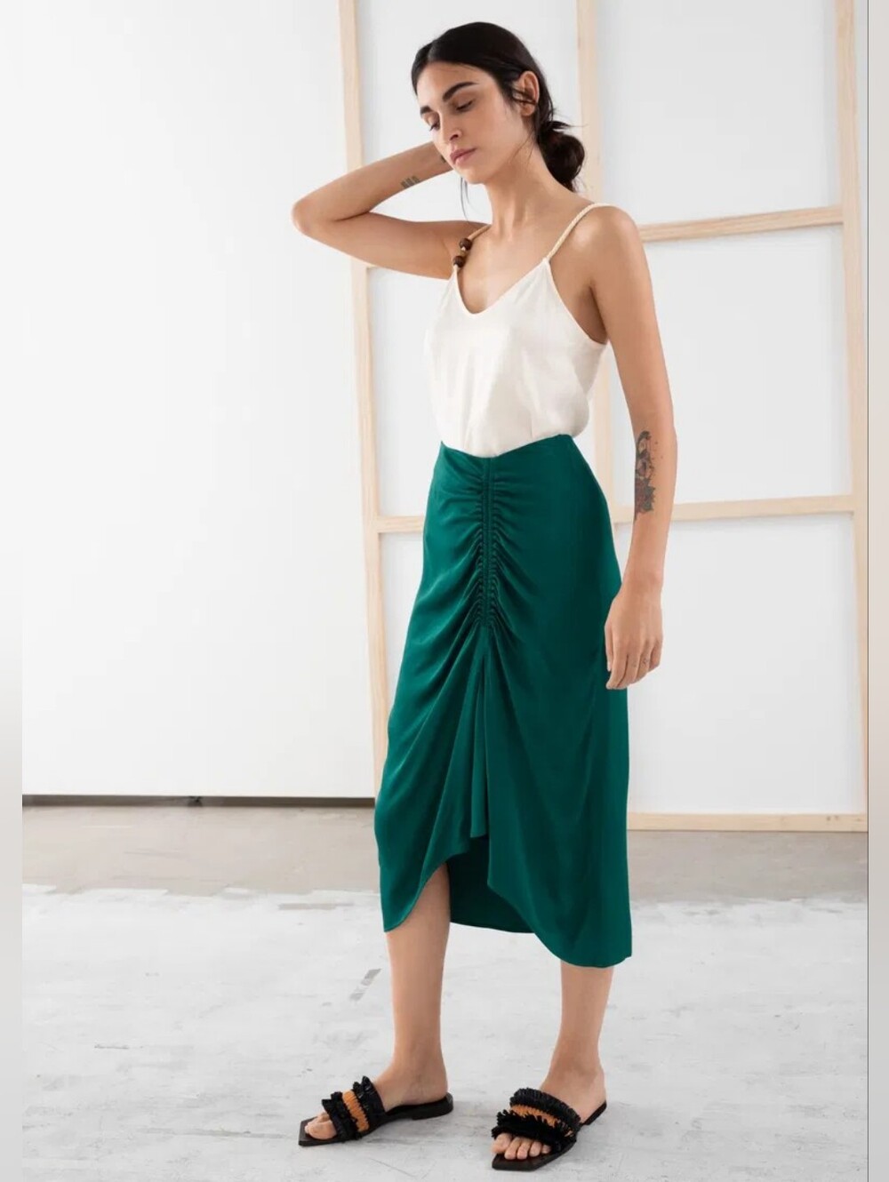 & Other Stories Paris Atelier Emerald Green Ruched Satin Midi Skirt Size US 6